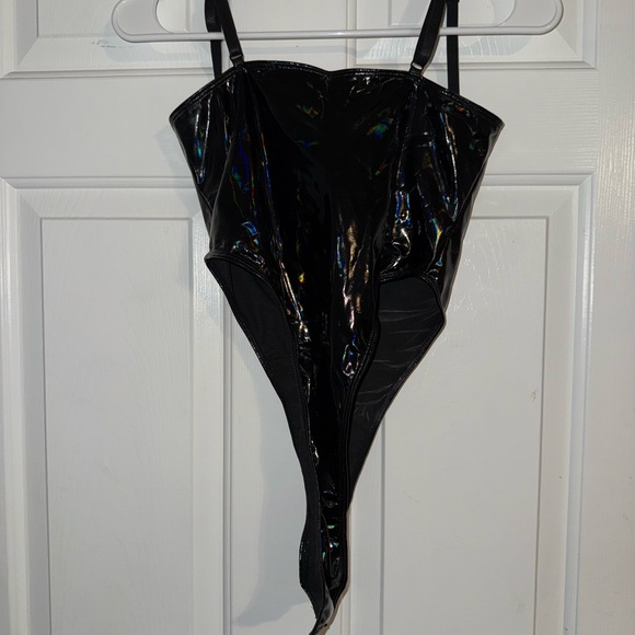 Shiny Black Women's Faux Leather Bodysuit w Adjustable Straps NEVER WORN Size M - Picture 7 of 16